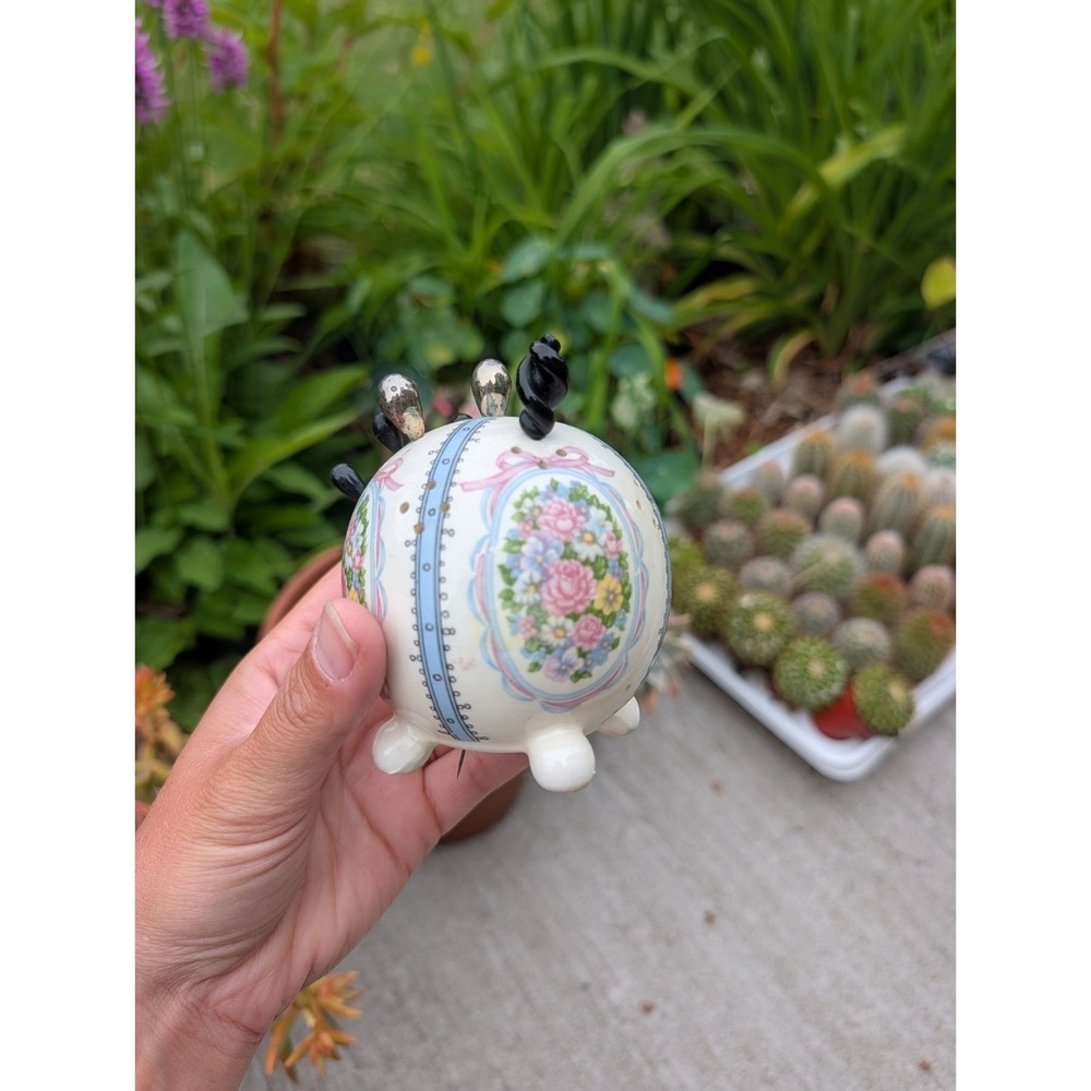 Vintage Porcelain Hatpin Holder Floral Chintz Pink Rose Round With 6 Vintage... - Picture 7 of 7